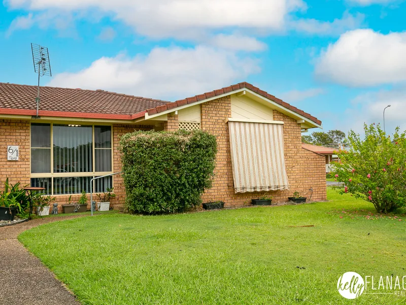 RARE OPPORTUNITY RELAXED LIVING 100m TO GOLF COUSE.