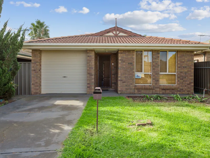 YOUR BUDGETS BEST FRIEND.. 2 BEDROOM VILLA SET ON 305m2 ALLOTMENT