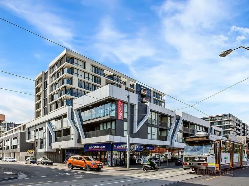 Modern Apartment on the Edge of the City