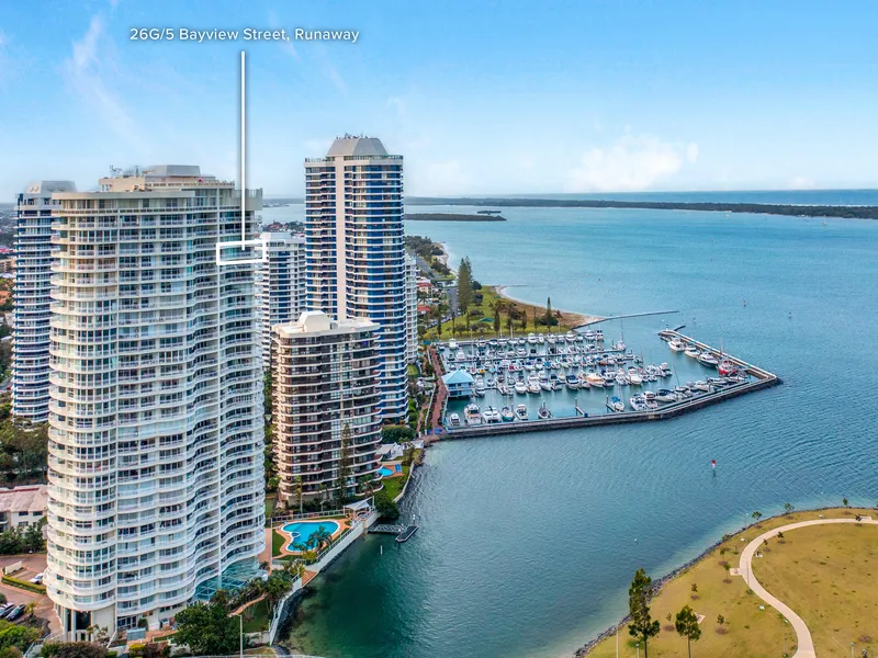 Rare Sprawling Waterfront Apartment On The Broadwater!