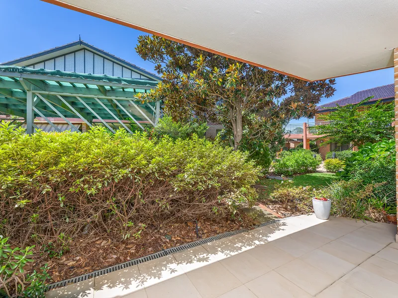 ACCESS TO THE GARDENS