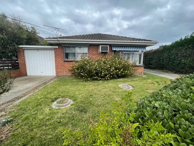 This street front Villa Unit located in the heart of Mentone Shopping precinct !