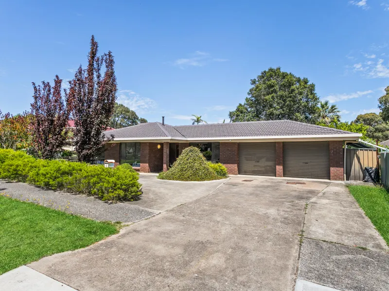 Discover Your Dream Home at 4 Hub Drive, Aberfoyle Park: A Place Where Convenience Meets Comfort