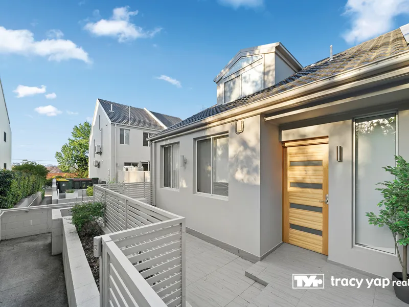 Two bedroom townhouse in the Epping West Catchment