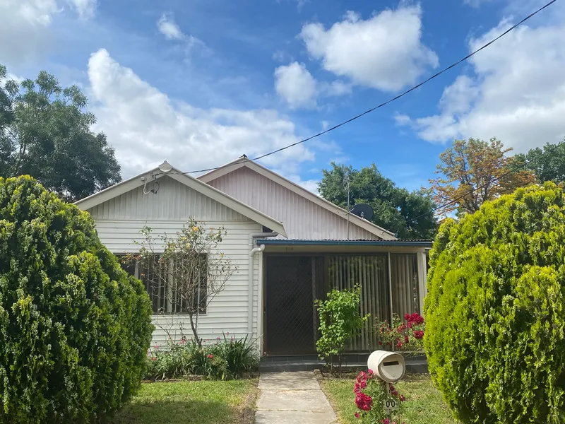 3 BEDROOM HOME CLOSE TO CBD