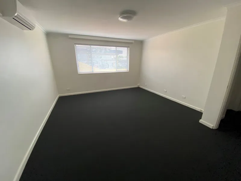 RENOVATED APARTMENT WITH SPLIT SYSTEM