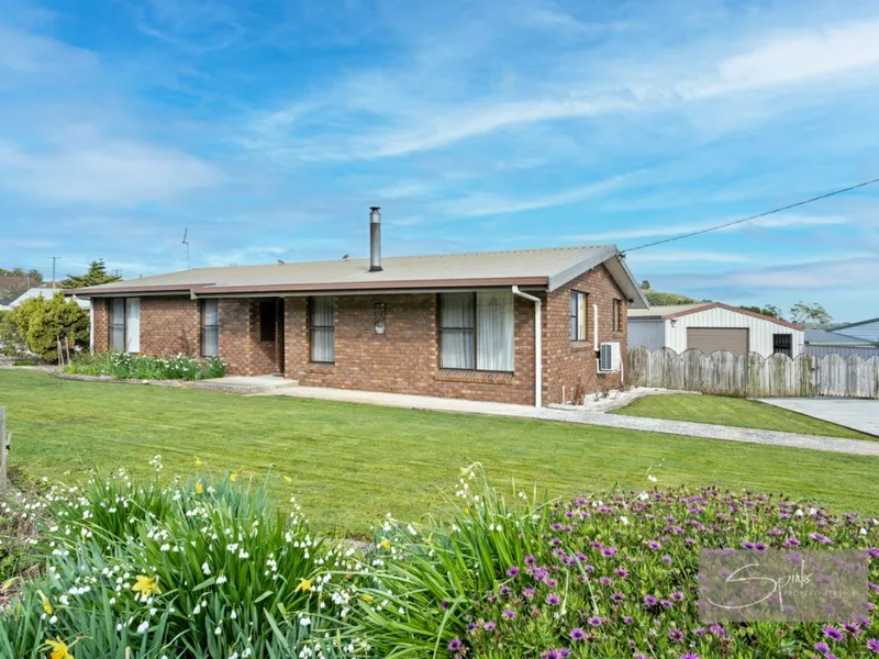 Ultra neat, in a great street!