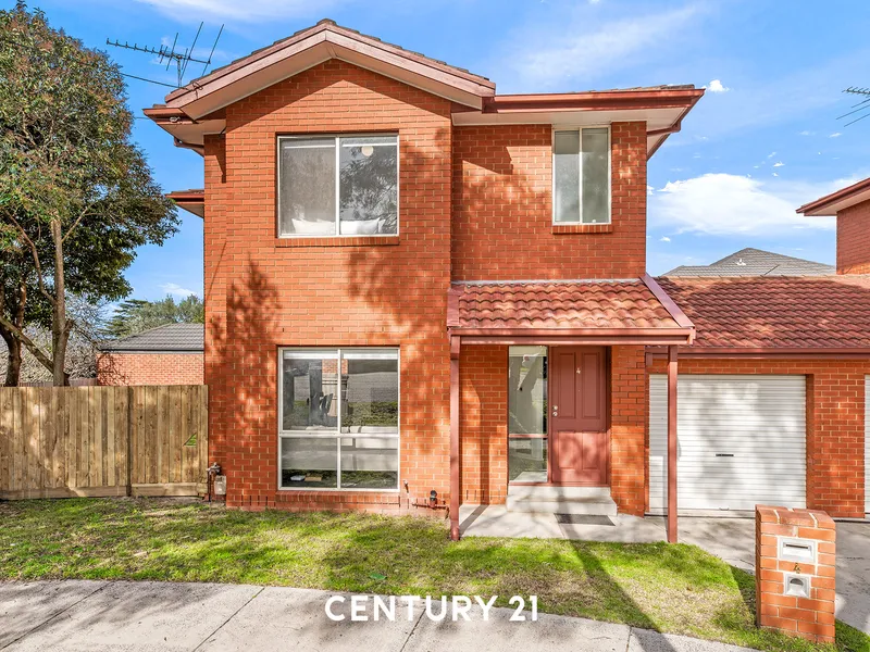 Contemporary Street Front Living – No Active Owners Corporation!