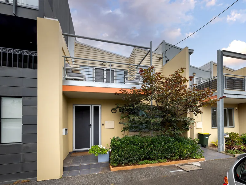 Spacious Townhouse with Flexible Floorplan