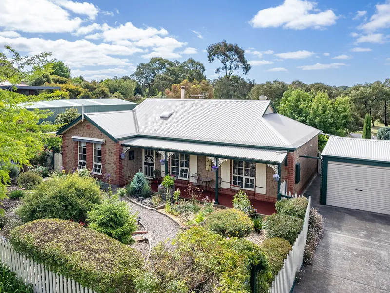 Charming 4 Bedroom Character Home in Nairne with Large Shedding and Manicured Gardens!