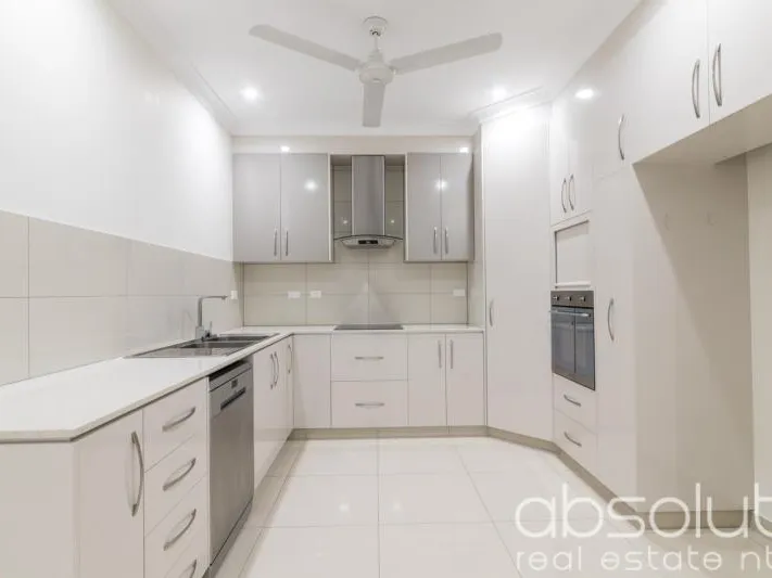 Modern THREE Bedroom Villa in Quiet Complex, Ready to Move In!