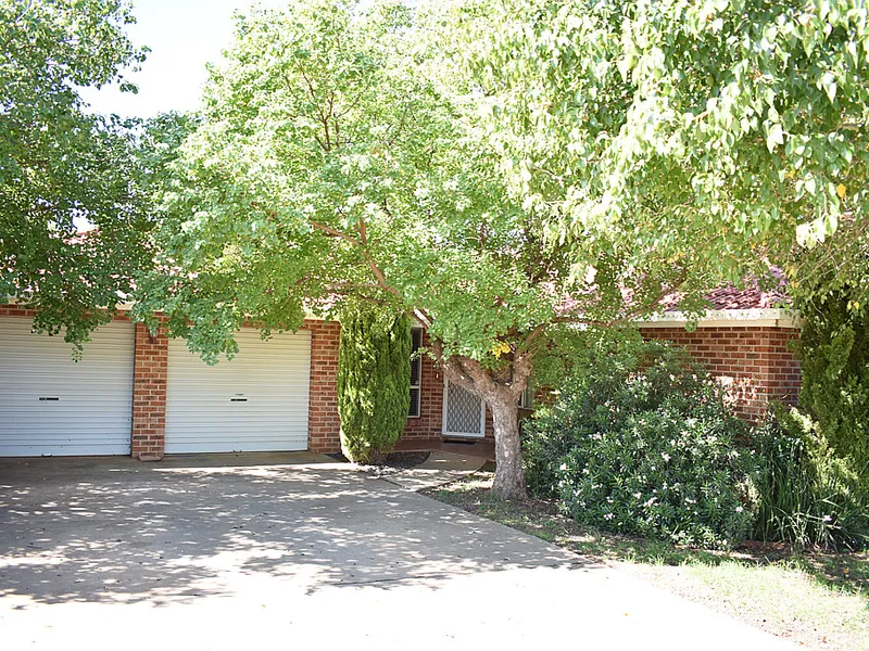 Furnished Three Bedroom Home East Parkes - Available to view now