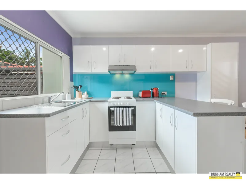 Recently Refurbished Townhouse in Freshwater..