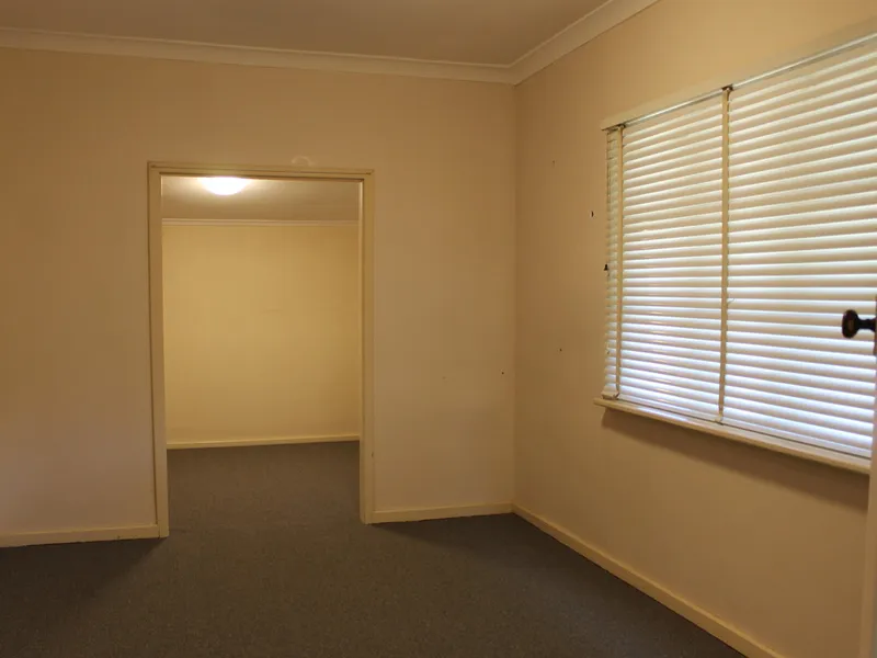 Cute cottage to invest or nest.