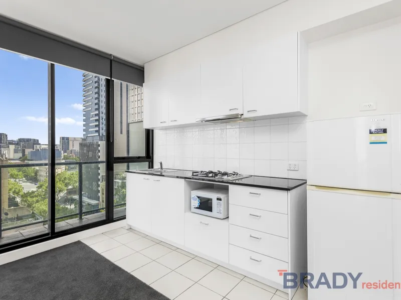 REFURBISHED TWO BEDROOM APARTMENT WITH NATURAL LIGHT