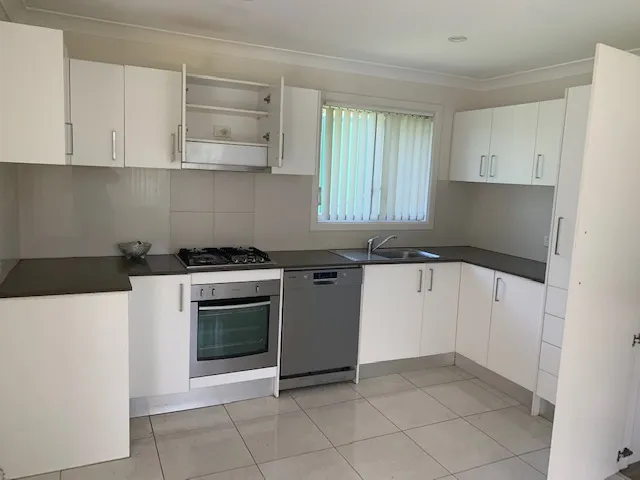 2 BEDROOM GRANNY!! WALK TO STATION!!
