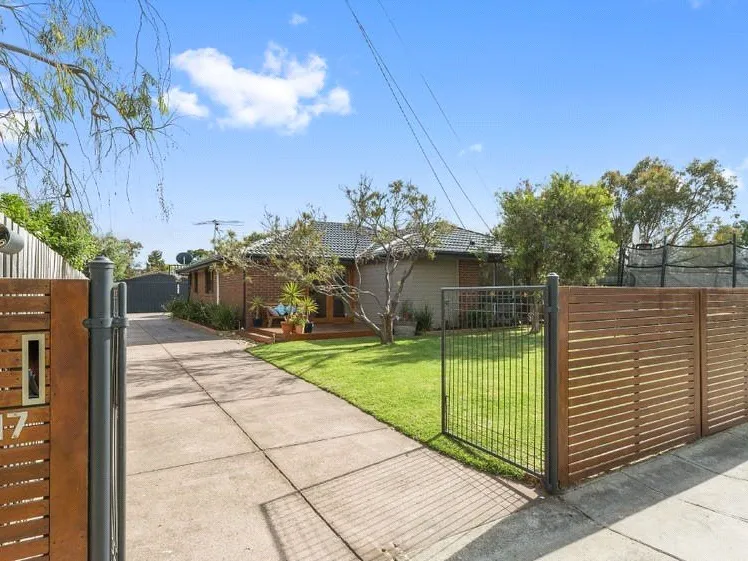 Renovated Family Home in Quiet Location