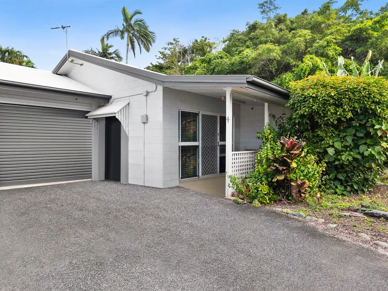 Invest or Nest - Beautifully presented Villa in a secure complex!