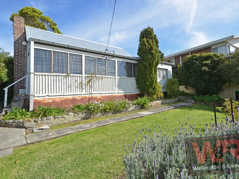 COSY COTTAGE WITH PANORAMIC VIEWS