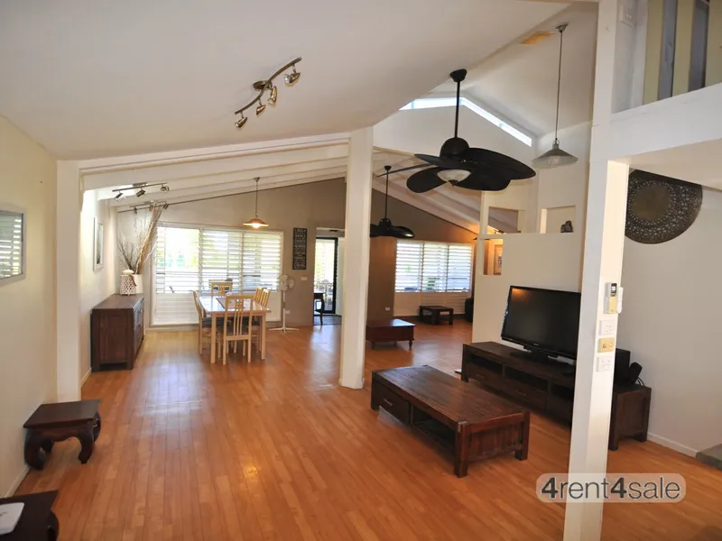 Furnished Beach Shack on BIG 2001m2 Block