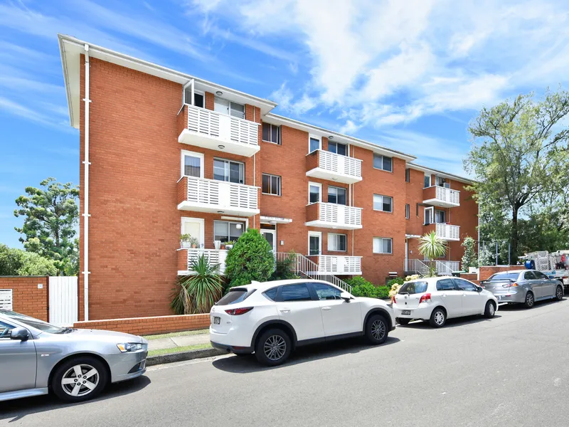 Comfortable, private apartment just a stroll from amenities