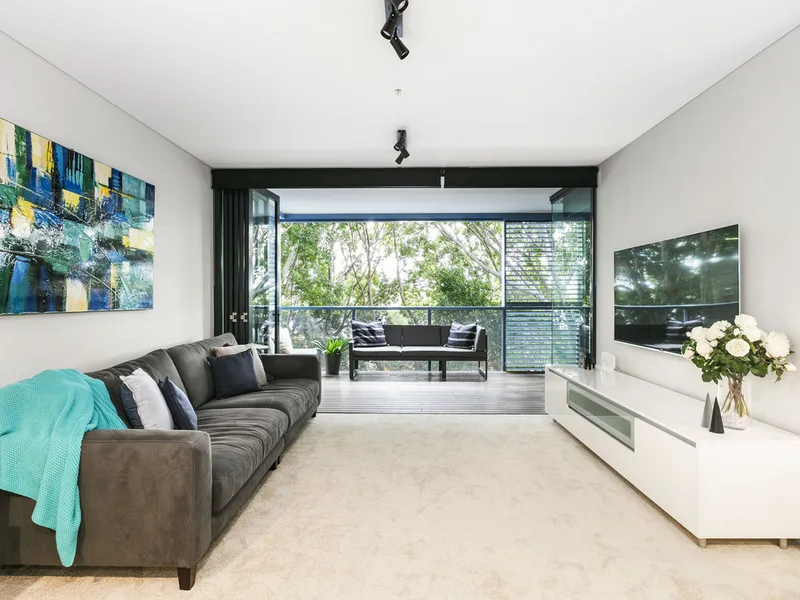 Contemporary executive residence in 'City Quarter'