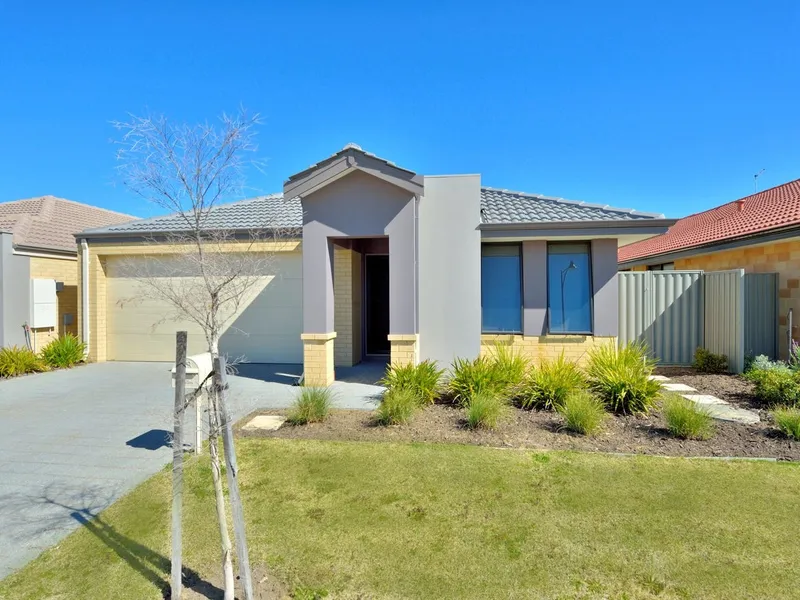 FAMILY HOME IN GREAT LOCATION!