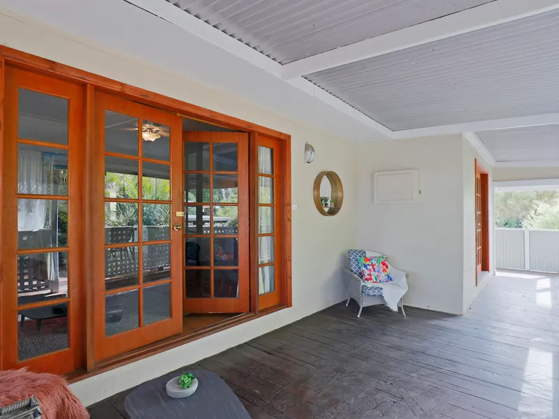 COTTAGE STYLE CHARACTER AND CHARM!