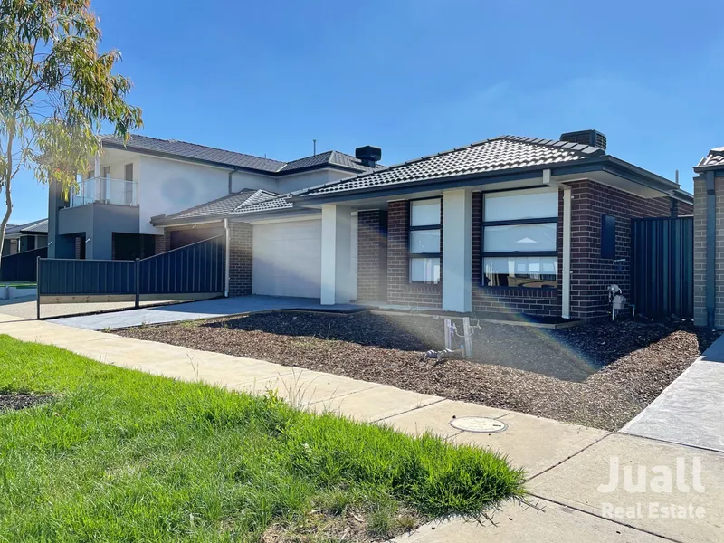 Beautiful 4 bed 2 bath modern home