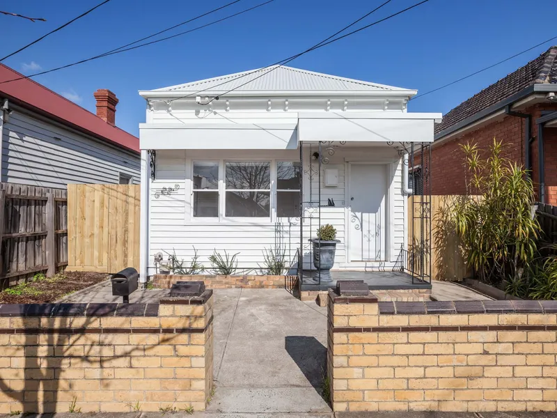 Charming Fully Furnished Home in the Heart of Moonee Ponds!