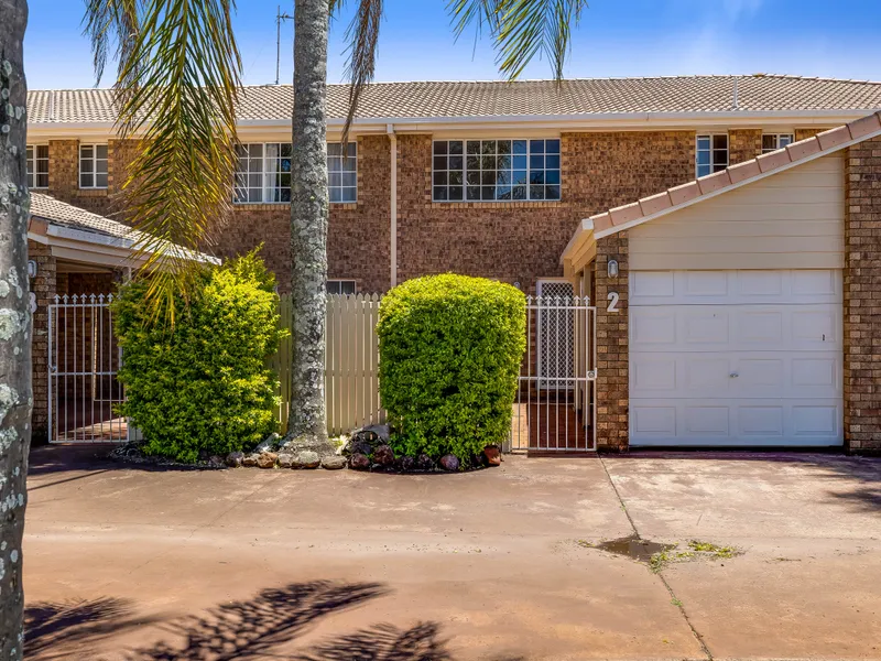 Outstanding Opportunity just a Stones Throw to the USQ!