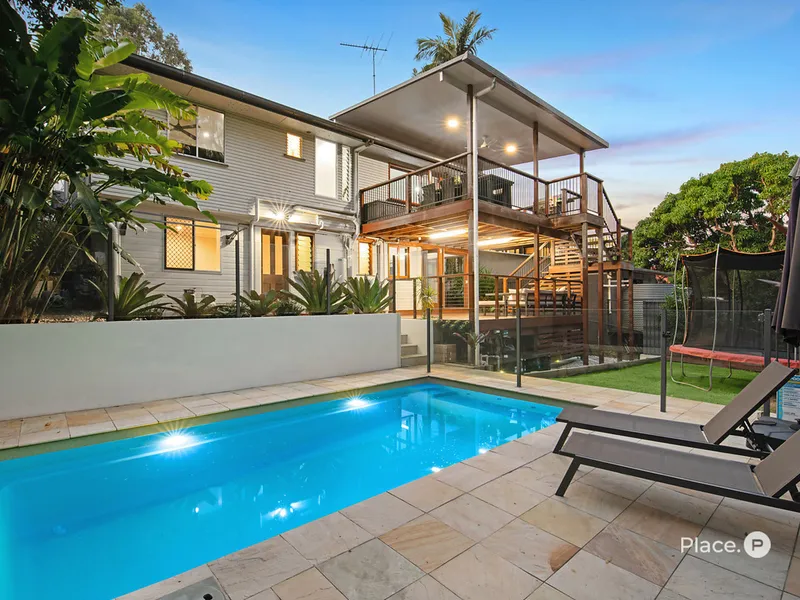 Exceptional three-bedroom home backing onto leafy greenspace