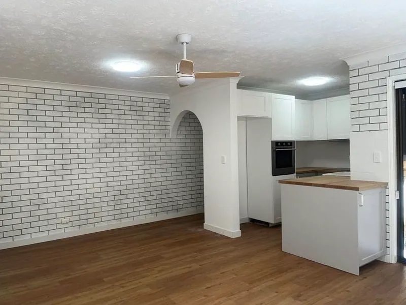 Newly Renovated 2 Bedroom Unit in Surfers Paradise!