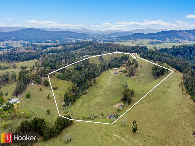 Discover Tranquil Living: A Picturesque 38-Acre Retreat with Panoramic Views