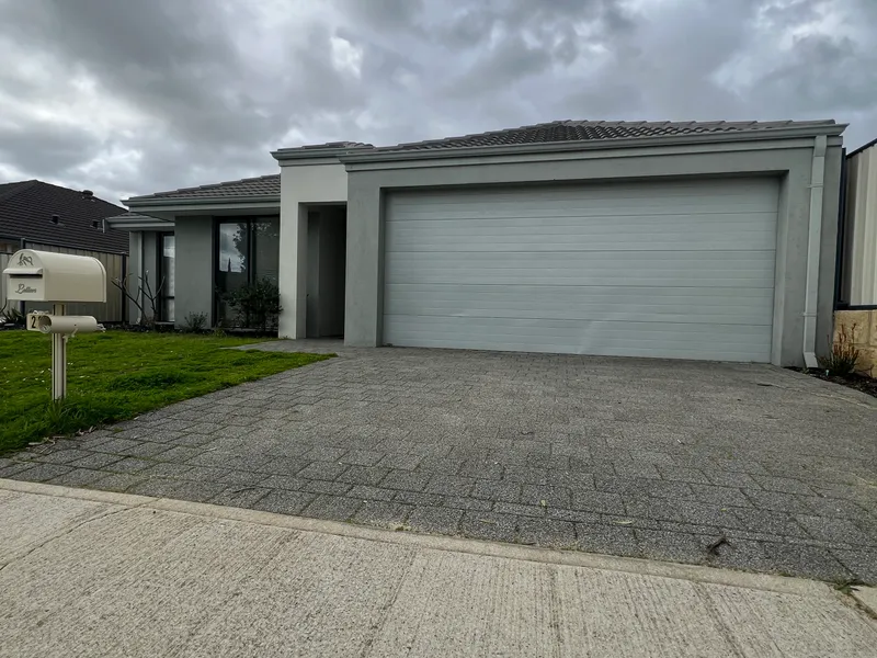 20A Krikland Way - Meadow Springs