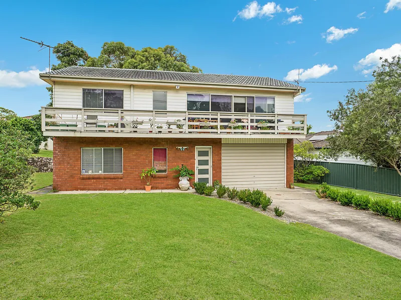 Versatile Dual Level Floorplan in Handy Family-Friendly Location