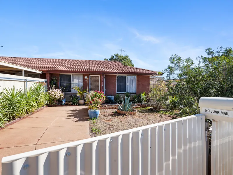 Solid brick unit with huge shed!