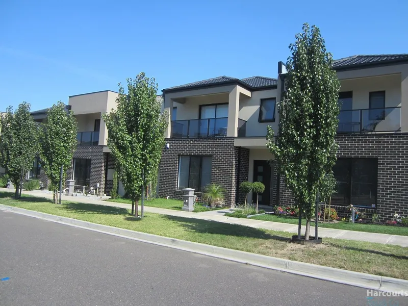 Stylish and Spacious Living At It's Finest!!