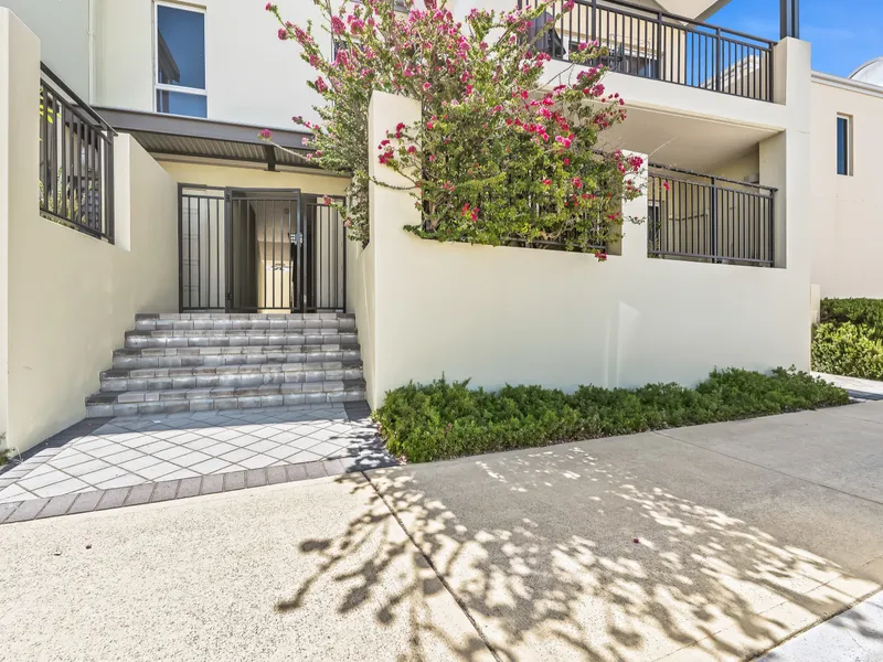 EXECUTIVE STYLE LIVING!