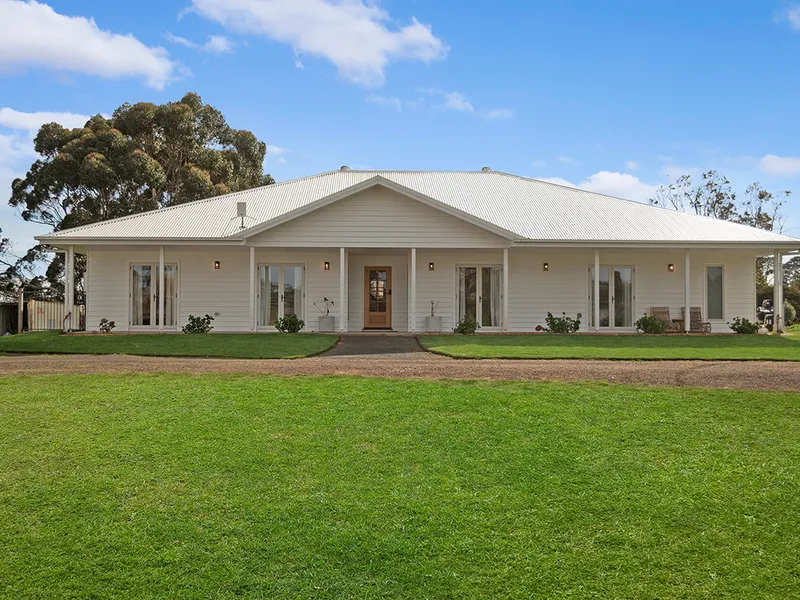Elegant New Build on the Fringe of Hamilton
