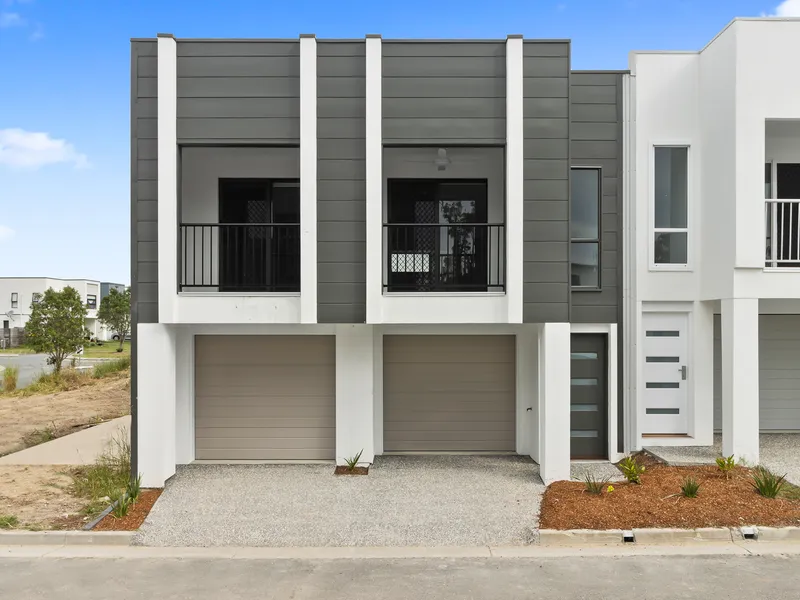 BRAND NEW TOWNHOUSE IN COOMERA!