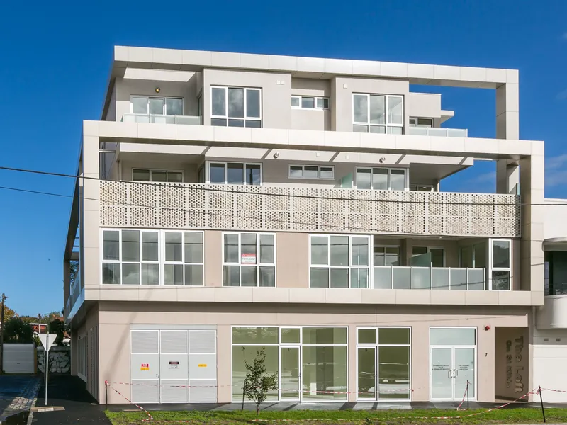 1 bedroom apartment in boutique location!!!