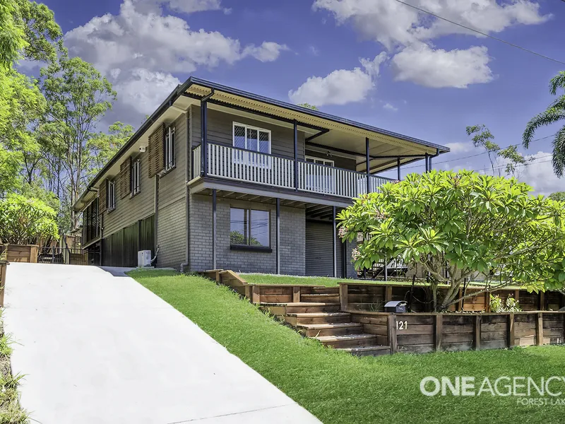 BEAUTIFUL CHARACTER HOME IN PRIVATE SANCTUARY.  READY TO MOVE IN OR PERFECT INVESTMENT OPPORTUNITY!!