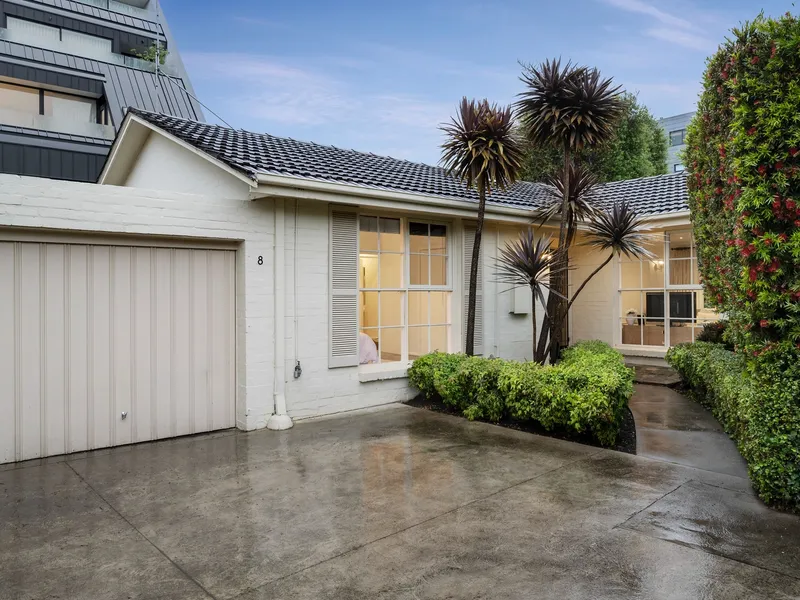 Sought After Single Level in Brighton’s Dress Circle