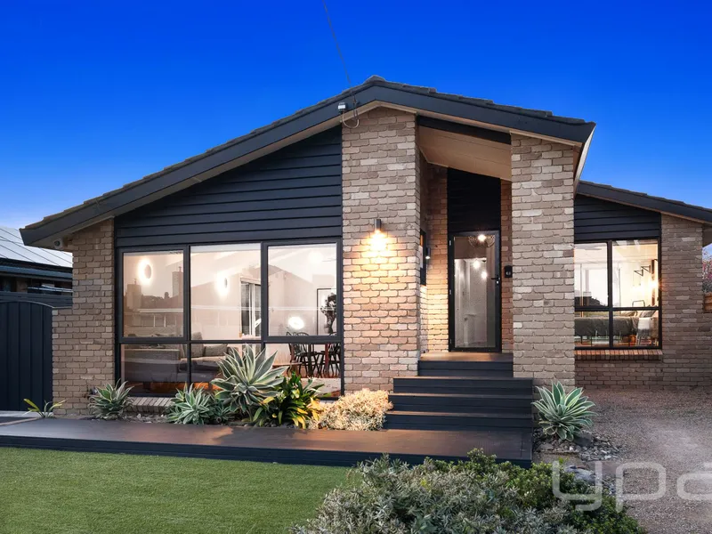Architectural brilliance, central location!