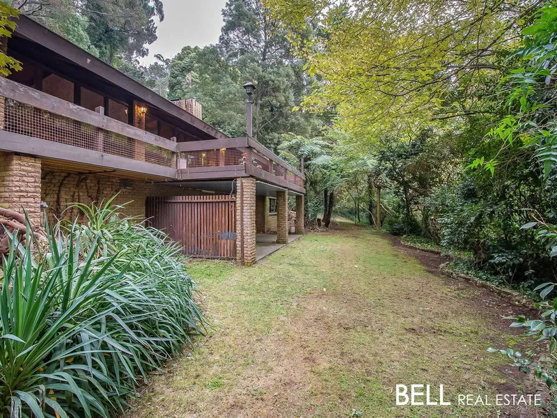 60s Foundations with Retro Flair on a Glorious 2945m2 - Renovate or Extend (STCA)