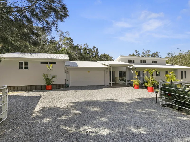 A Sanctuary by the Bay on over an Acre!