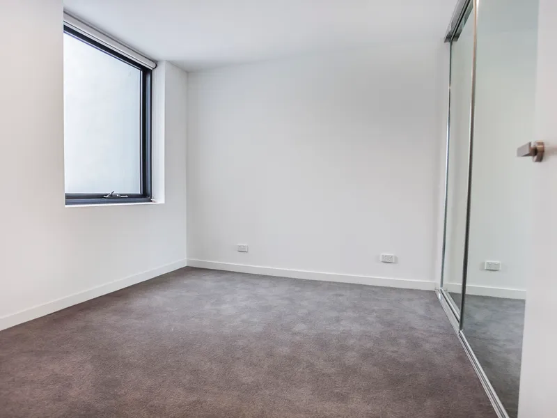 Top Floor Two Bedroom Apartment - with AC in bedroom