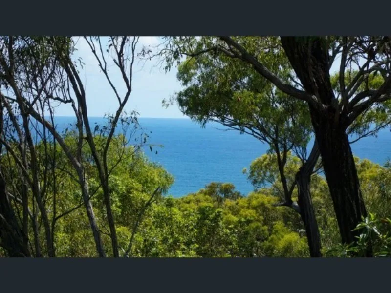VACANT LAND - FLOOD FREE WITH FANTASTIC VIEWS OF BLUE WATER OCEAN, HEADLAND AND BUSTARD BAY