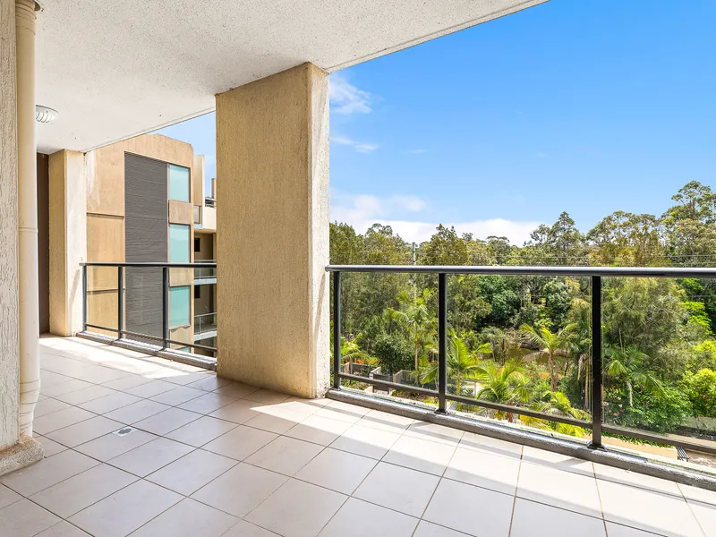 Spacious 118sqm Apartment with Leafy Outlook